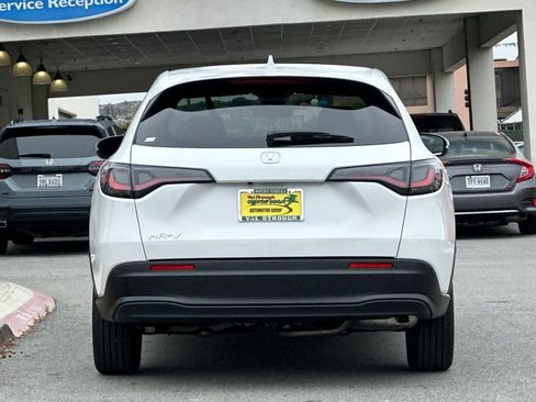 New 2026 Honda HR-V LX image 4