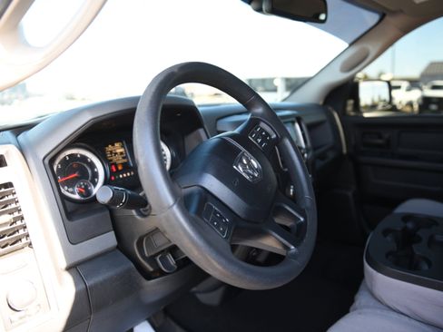 Used 2018 RAM 1500 Express image 15