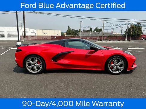 Used 2022 Chevrolet Corvette Stingray Premium Conv w/ Z51 Performance Package RWD image 9