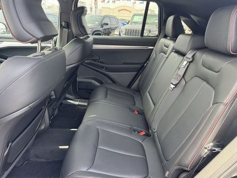 Used 2024 Jeep Wagoneer Launch Edition image 14