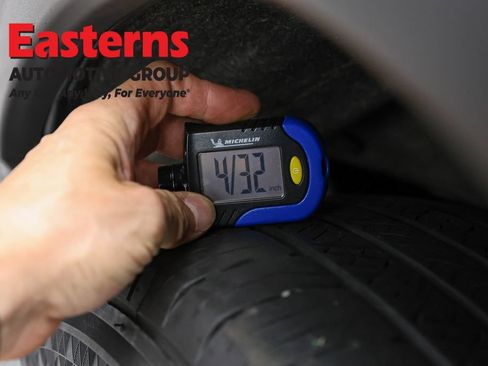 Used 2023 Nissan Rogue S AWD/4WD image 27