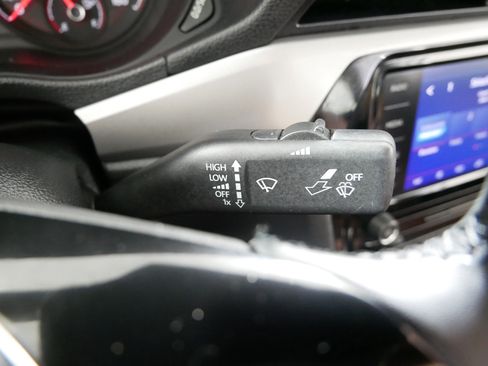 Used 2022 Volkswagen Passat 2.0T SE image 31