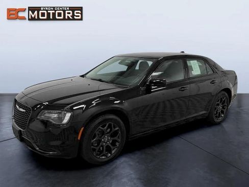 Used 2019 Chrysler 300 Touring w/ Sport Appearance Package image 1