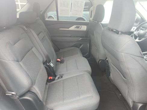 Used 2025 Ford Explorer Active image 14
