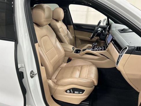 Used 2019 Porsche Cayenne AWD/4WD image 24