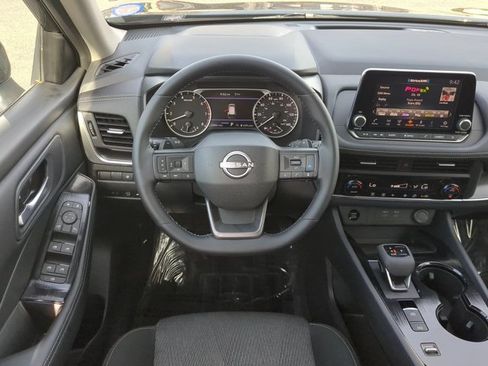 Certified 2026 Nissan Rogue SV FWD image 16