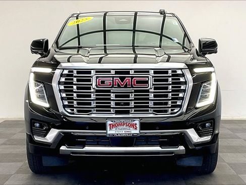 Used 2025 GMC Yukon Denali image 2