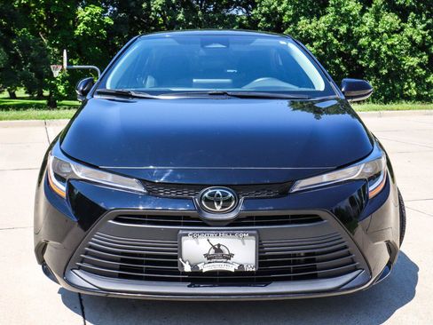 Used 2025 Toyota Corolla LE FWD image 15