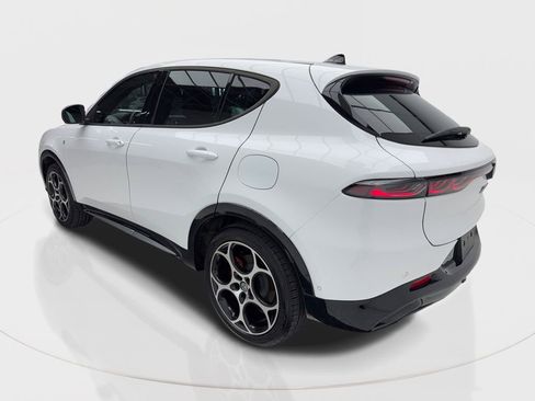 New 2024 Alfa Romeo Tonale Ti image 9