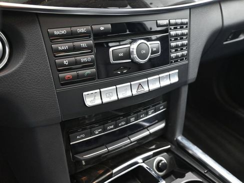 Used 2014 Mercedes-Benz E 250 BlueTEC Sedan image 8