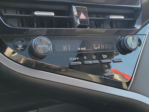 Used 2023 Toyota Camry SE w/ Cold Weather Package image 27