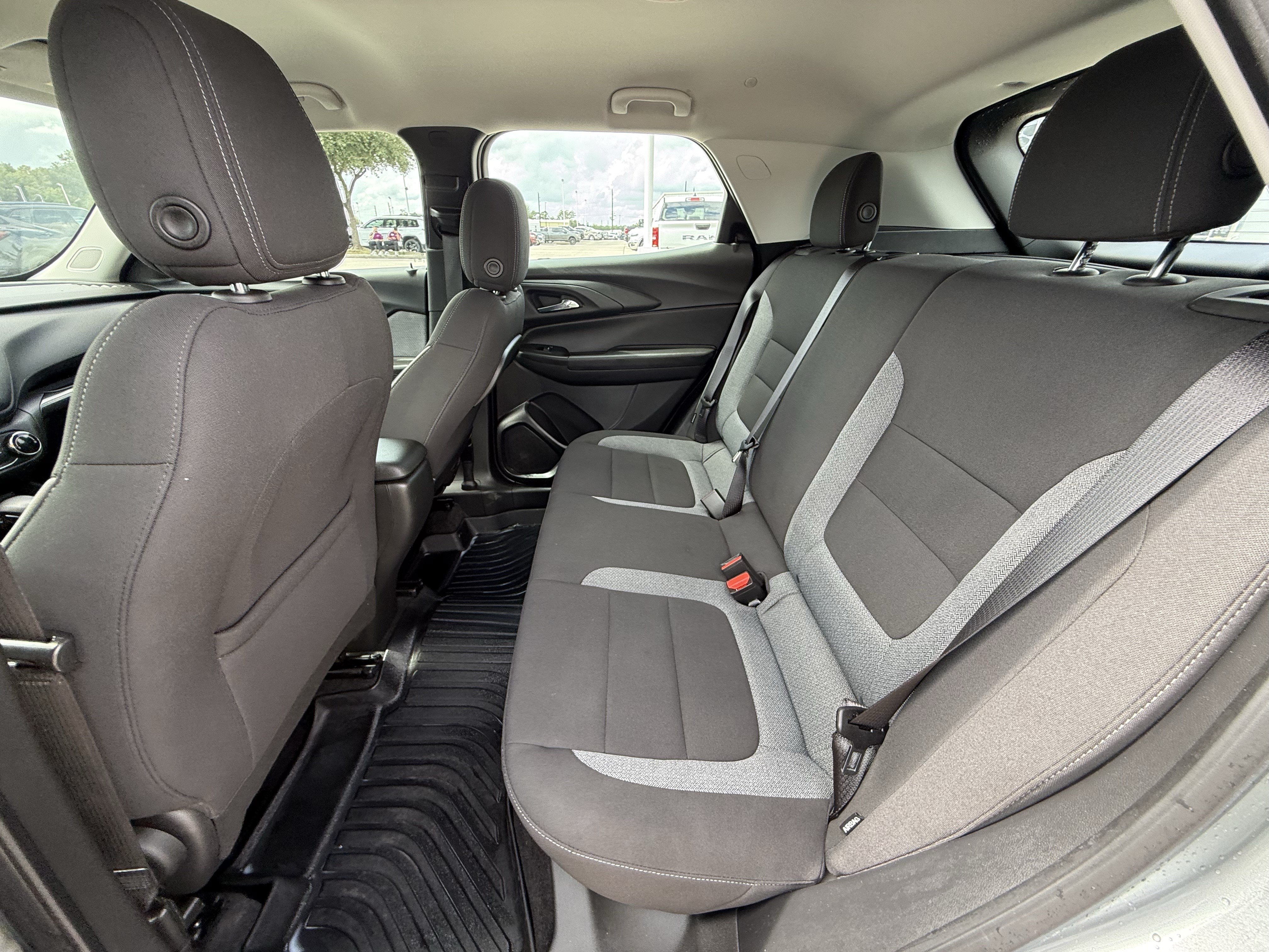 Used 2023 Chevrolet TrailBlazer LS AWD/4WD image 28