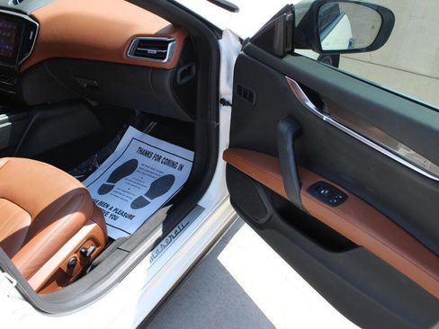 Used 2018 Maserati Ghibli image 11