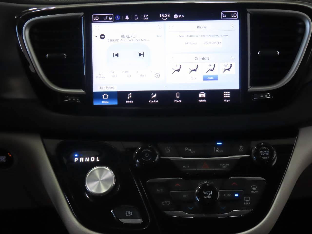 Used 2024 Chrysler Pacifica Touring-L FWD image 11