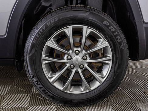 Used 2019 Jeep Cherokee Latitude Plus image 47