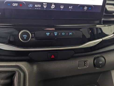 Certified 2025 Ford Transit 350 XLT RWD image 28
