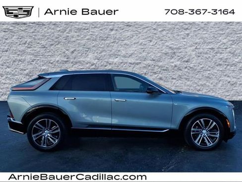 Certified 2024 Cadillac Lyriq Luxury image 4