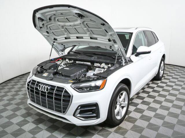Used 2024 Audi Q5 2.0T Premium w/ Convenience Package AWD/4WD image 32