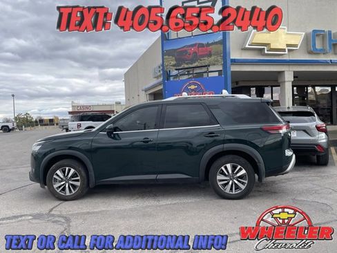 Used 2023 Nissan Pathfinder SL w/ Black Appearance Package image 3