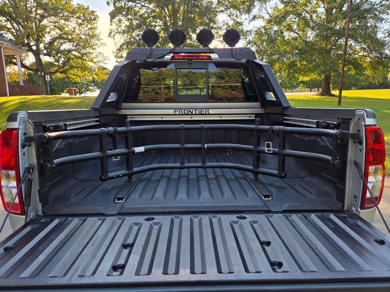 Used 2017 Nissan Frontier SV w/ SV Value Truck Package AWD/4WD image 22