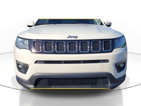 Used 2020 Jeep Compass Latitude FWD image 2