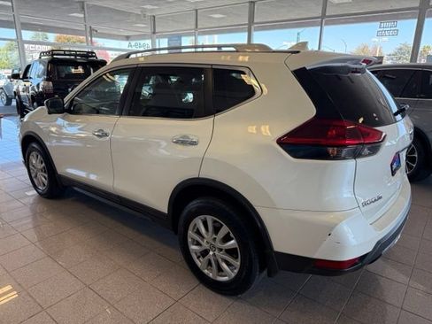 Used 2018 Nissan Rogue SV w/ Sun & Sound Touring Package AWD/4WD image 6