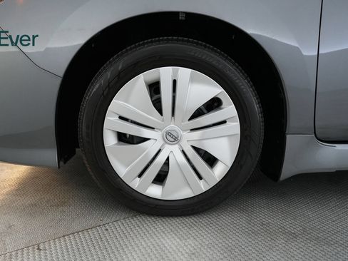 Used 2025 Nissan Leaf S FWD image 19