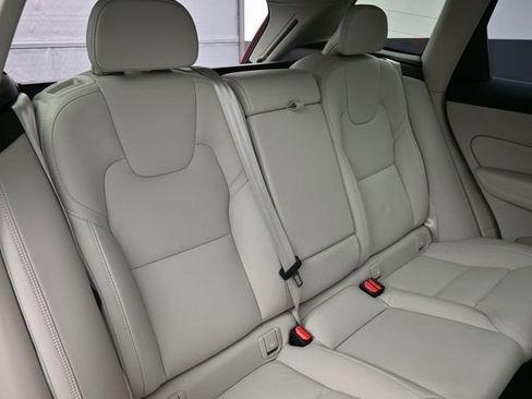 Used 2023 Volvo XC60 B5 Ultimate w/ Protection Package Premier image 32