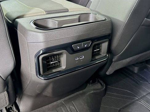 Used 2025 Chevrolet Silverado 1500 ZR2 w/ Technology Package image 30