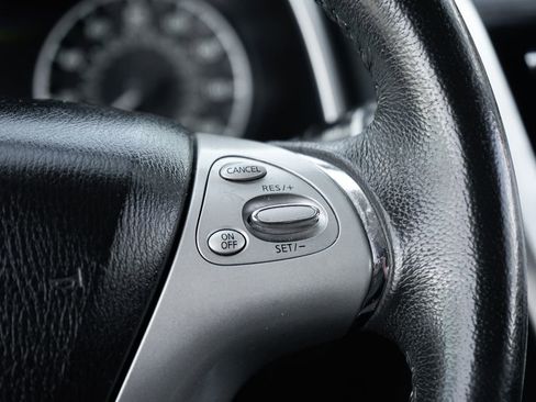 Used 2017 Nissan Murano SV FWD image 22