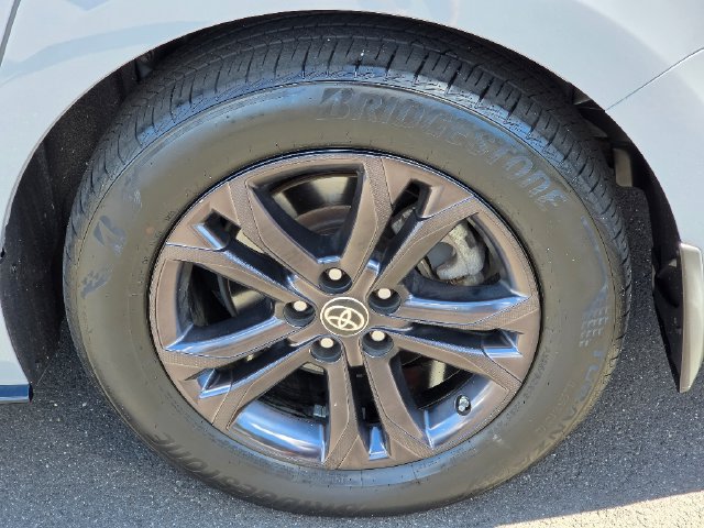 Used 2024 Toyota Sienna XSE w/ XSE Plus Package AWD/4WD image 15