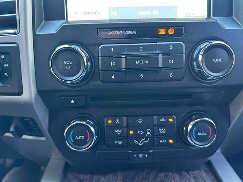 Used 2017 Ford F250 Lariat w/ Chrome Package image 42