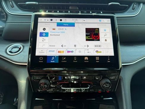 New 2025 Jeep Grand Cherokee L Limited w/ Luxury Tech Group II image 18