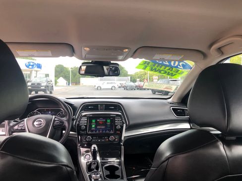 Used 2023 Nissan Maxima SV w/ Floor Mat Group image 29