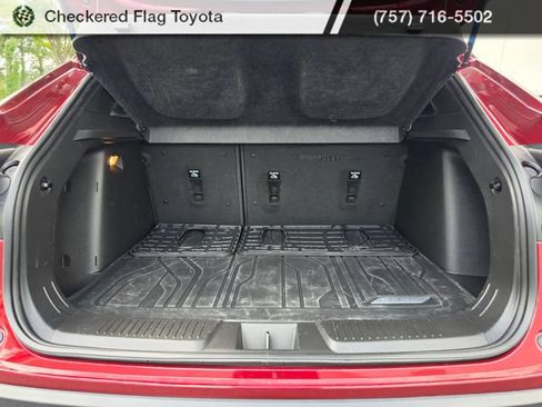 Used 2024 Chevrolet Trax RS w/ Sunroof Package FWD image 16