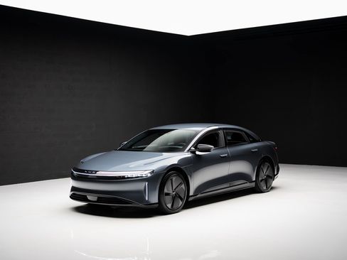 Used 2025 Lucid Air Pure image 4