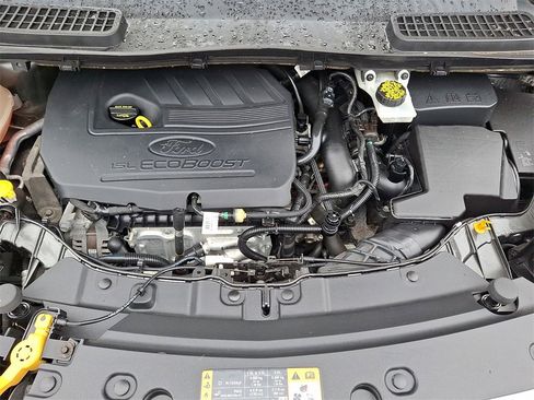 Used 2017 Ford Escape SE image 29