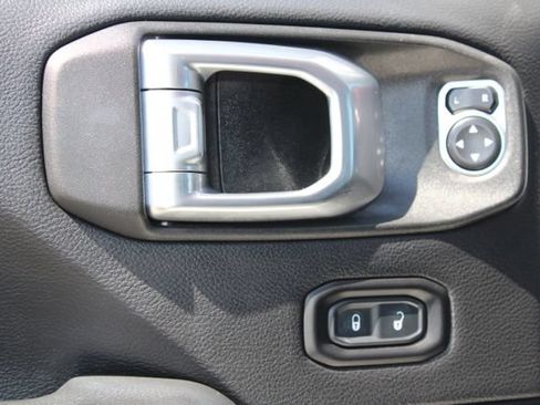 Used 2021 Jeep Wrangler Unlimited Rubicon AWD/4WD image 27