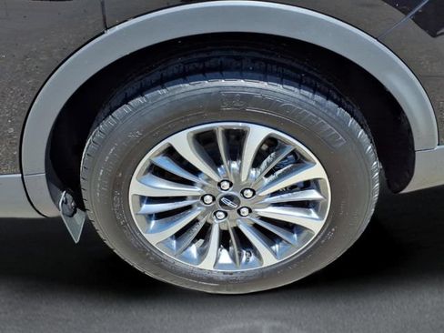 Used 2023 Lincoln Nautilus AWD image 7