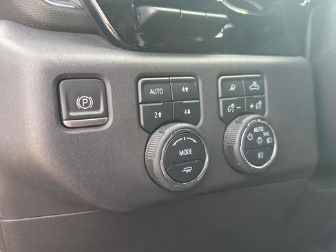 Used 2023 Chevrolet Silverado 1500 High Country w/ Technology Package AWD/4WD image 21