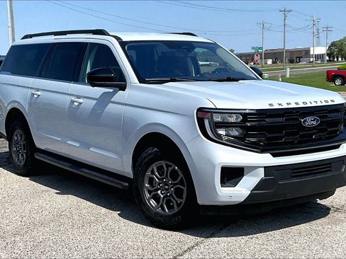 Used 2025 Ford Expedition Max Active RWD image 37