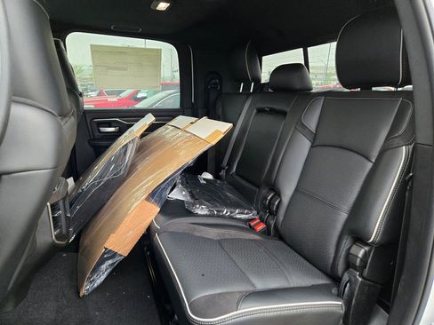 New 2026 RAM 2500 Laramie AWD/4WD image 29