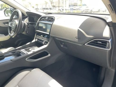 Used 2019 Jaguar F-PACE R-Sport AWD/4WD image 29
