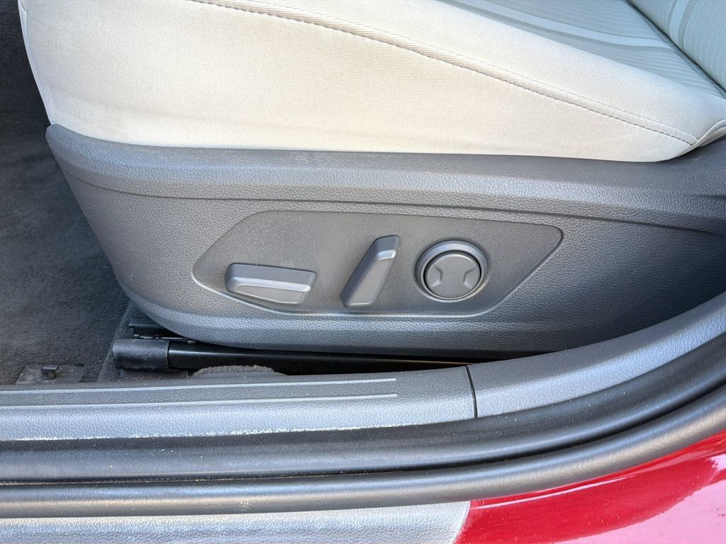 Used 2025 Hyundai Sonata SEL FWD image 27