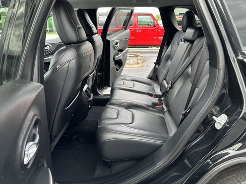 Used 2020 Jeep Cherokee Limited AWD/4WD image 29