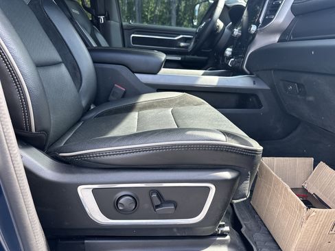 Used 2023 RAM 1500 Laramie AWD/4WD image 17