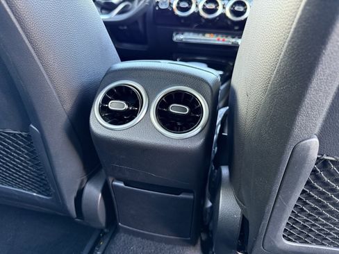 Used 2020 Mercedes-Benz CLA 250 4MATIC image 16