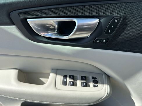 Certified 2024 Volvo XC60 B5 Core AWD/4WD image 9