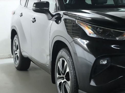 Used 2026 Toyota Highlander XLE AWD/4WD image 7