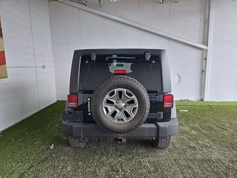 Used 2015 Jeep Wrangler Unlimited Rubicon w/ Max Tow Package image 4